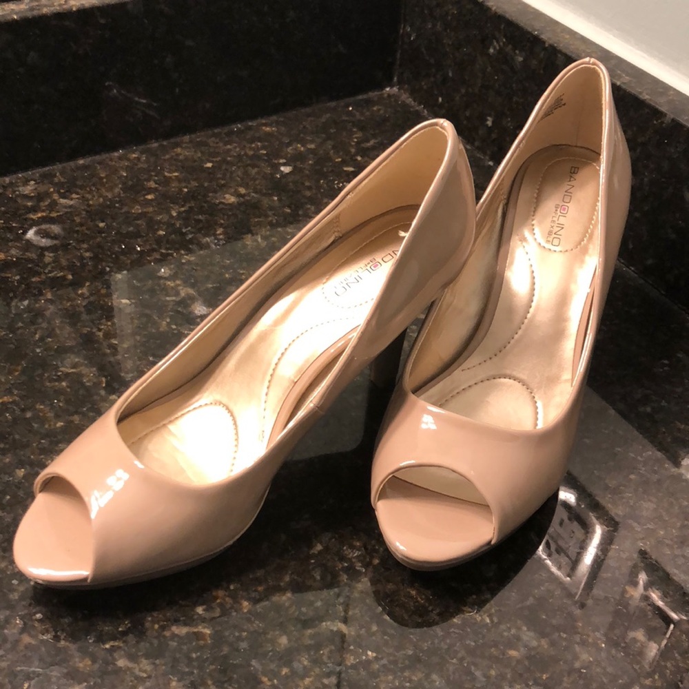 Nude open toe pump patent